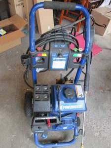 lot 112 image: Powerhouse 208cc gas powered 3000ps...