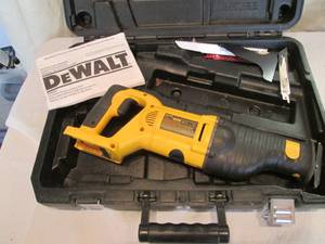 lot 117 image: Dewalt 24v cordless variable speed ...