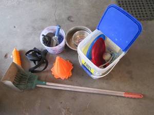 lot 148 image: Long handled pooper scooping tools ...