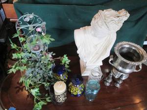 lot 165 image: Collection of tabletop and wall dec...