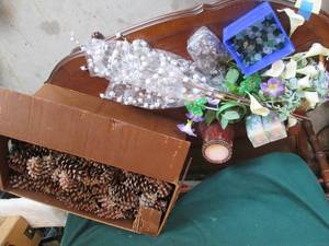 lot 166 image: Decorative pinecone assortment with...