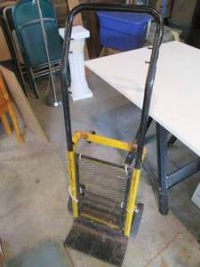 lot 212 image: Heavy duty convertible 2 or 4 wheel...
