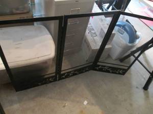 lot 220 image: Heavy yet Decorative fireplace scre...