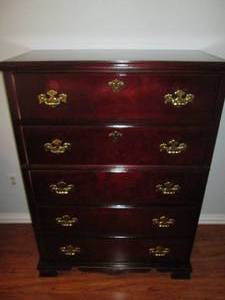 lot 13 image: Dresser,