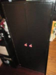 lot 23 image: Storage cabinet