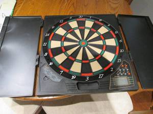 lot 26 image: Halex electronic dart board.