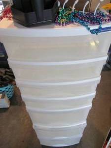 lot 29 image: Plastic 7-drawer storage organizer .