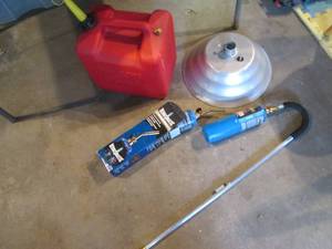 lot 41 image: Plastic 5-gallon gas can, 2-propane...