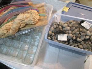 lot 60 image: Polished rocks and decor...