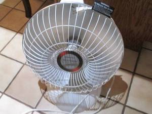 lot 85 image: Presto Heat dish...