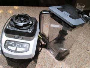 lot 88 image: Ninja blender...