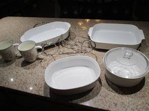 lot 295 image: Kitchen ware...