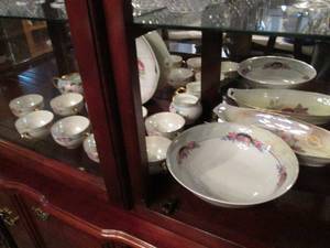 lot 298 image: China set...