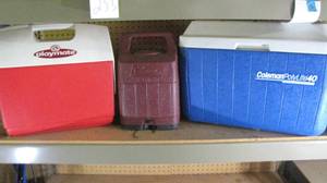 lot 237 image: Coleman Cooler, Igloo playmate lunc...