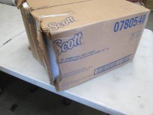 Damaged Case Scott 12 Jumbo Rolls B...