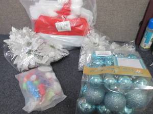 Christmas Toy Favors, Poinsettia Dcor, Ornaments, Santa Hats