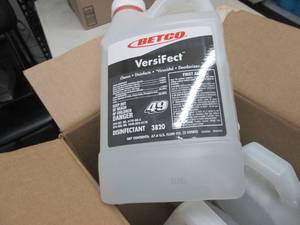 Case of 4-2L Bottles Betco VersiFec...