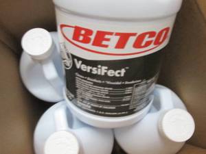 Case of 4-Gallon Jugs Betco VersiFe...