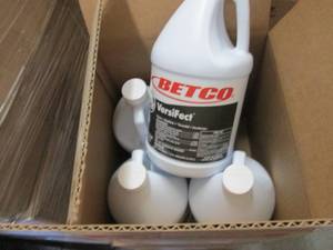 Case of 4-Gallon Jugs Betco VersiFe...