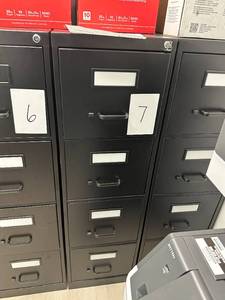 lot 7 image: Four drawer tall filing cabinet 15x25x52