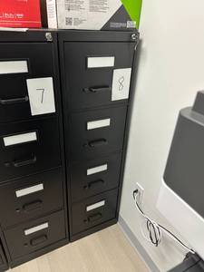 lot 8 image: Four drawer tall filing cabinet 15x25x52