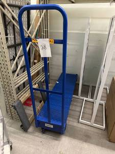 lot 28 image: Blue Uboat 5x60x16