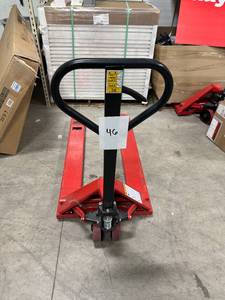 lot 46 image: LR Altra pallet jack