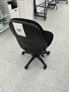 lot 79 image: Office Chair