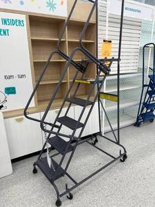 lot 82 image: Ballymore Six Step Ladder