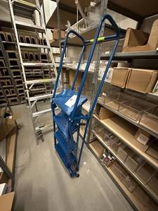 lot 91 image: Blue 4-Step Ladder
