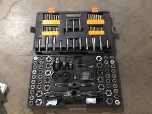 GEARWRENCH SAEMetric Ratcheting Tap and Die Set (114-Piece) Customer Returns See Pictures