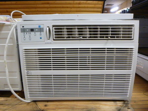 lot 11 image: Perfectaire Window Air Conditioner