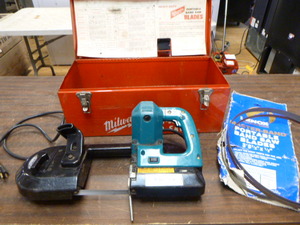 lot 30 image: Makita Portable Band Saw