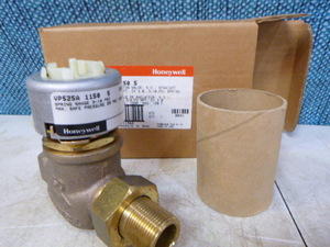 lot 61 image: Honeywell Pneumatic Radiator Valve
