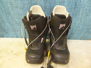 lot 99 image: Burton Snowboard Boots