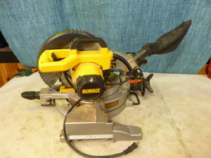lot 103 image: DeWalt Compound Miter Saw