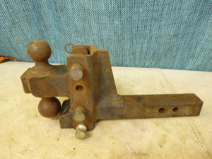 lot 105 image: Bulletproof Hitches Heavy Duty Receiver Hitch