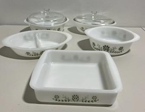 lot 8 image: Vintage Glasbake Green Daisy Casserole Dish Lot