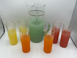 lot 24 image: Vintage Spritzer Glasses and Pitcher