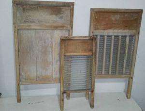 Vintage Washboards (3)