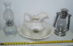 Vintage Look Lot.