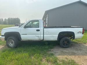 2006 Chevrolet Silverado 2500 4x4 Truck