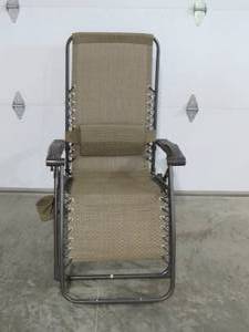 lot 2 image: FoldableReclining Lounge Chair with Cup Holder