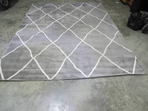 lot 13 image: Madison Collection Grey Diamond Area Rug - 710x910
