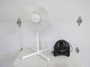 lot 14 image: Adjustable Cool Breeze Oscillating Fan and Honeywell Fan