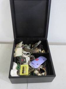 lot 33 image: Mixed Lot Of Jewelry with Case