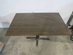 lot 38 image: 48 x 30 Table