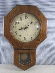 (FS) Vintage Howard Miller Westmins...