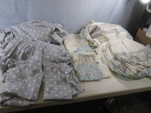 (F-0) 2 Bed Sheet Sets - Each Has F...