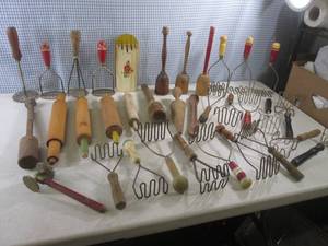 (G-1) Assorted Vintage Wood and Woo...